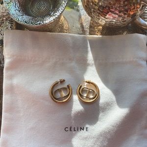 Dior 30 Montaigne Gold Earrings